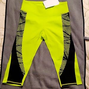 Fabletics crop Capri